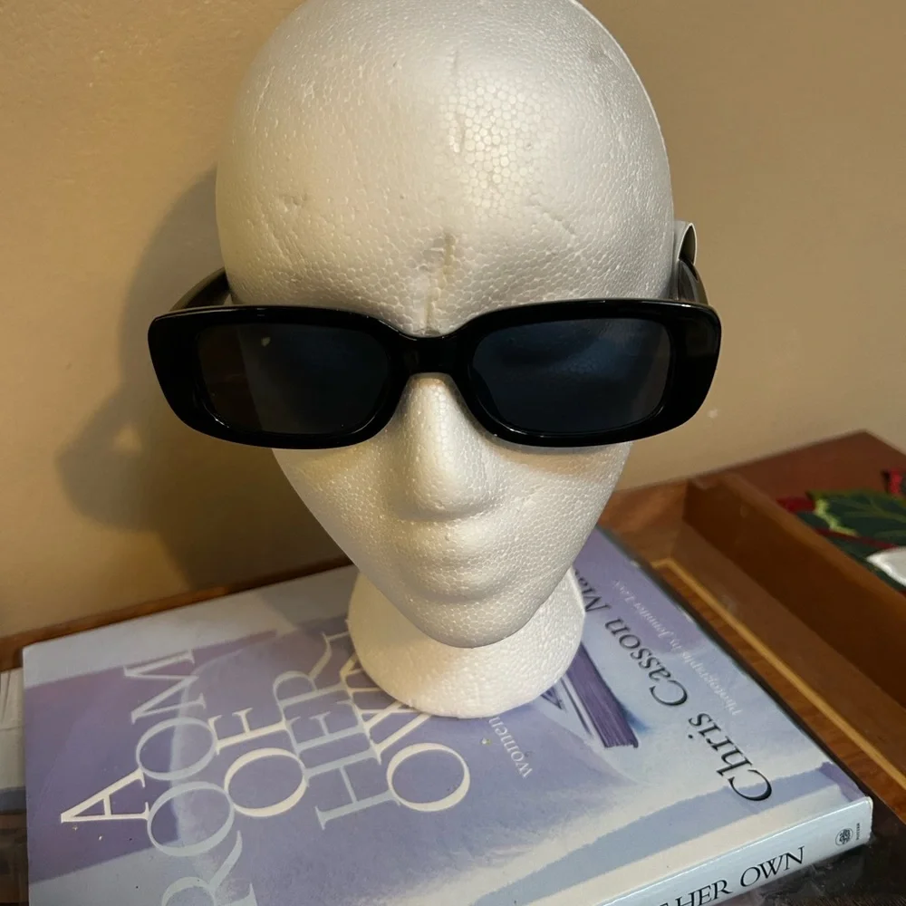 AIRE/Revolve Ceres‎ V2 Sunglasses in Black